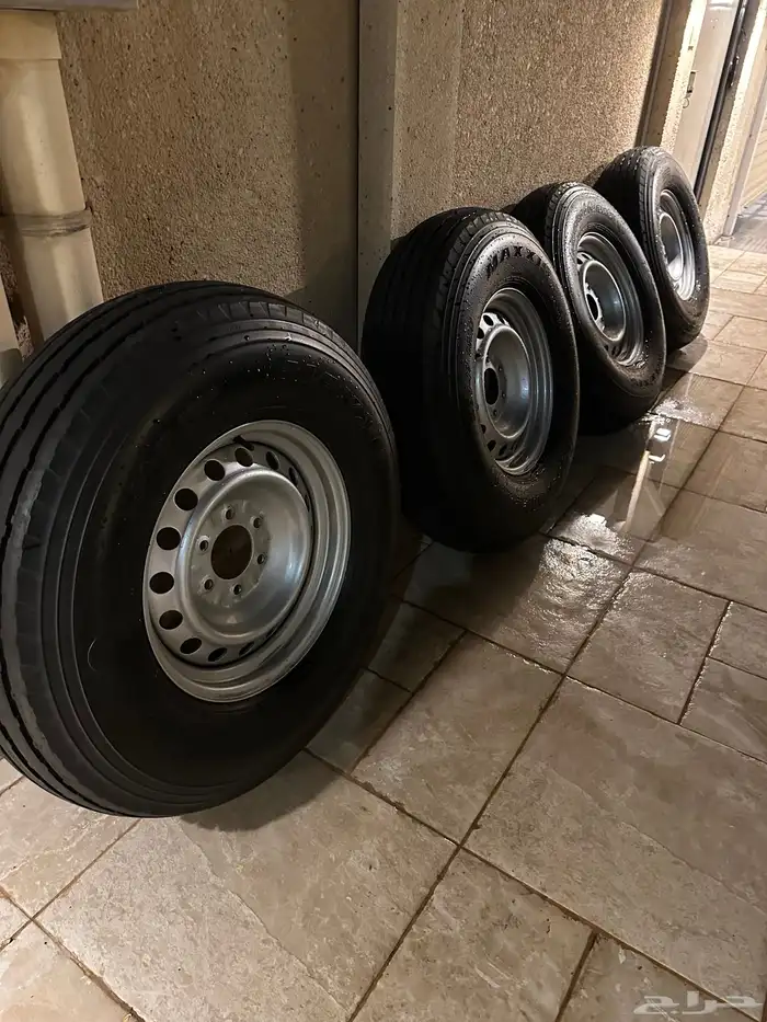 بالون ماكسس 900 وجنوط هلل 17 5