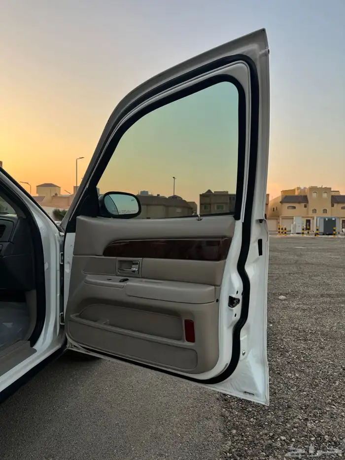 فورد قراند ماركيز 2010 9