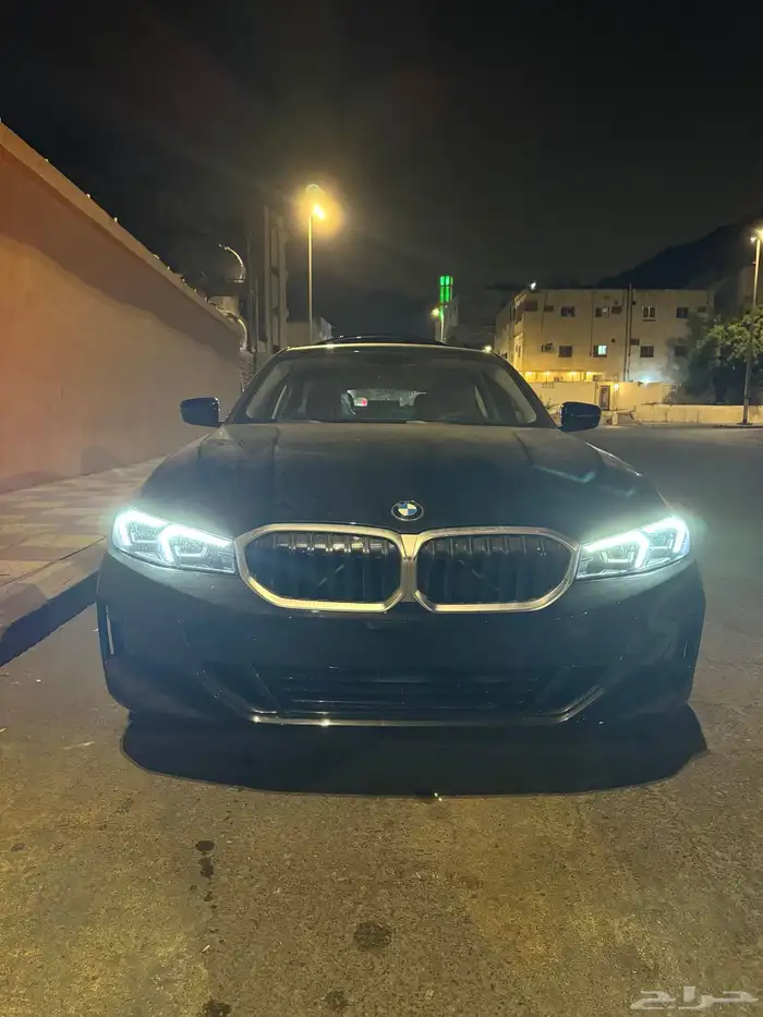 بي ام دبليو 318i جديد اسود 4