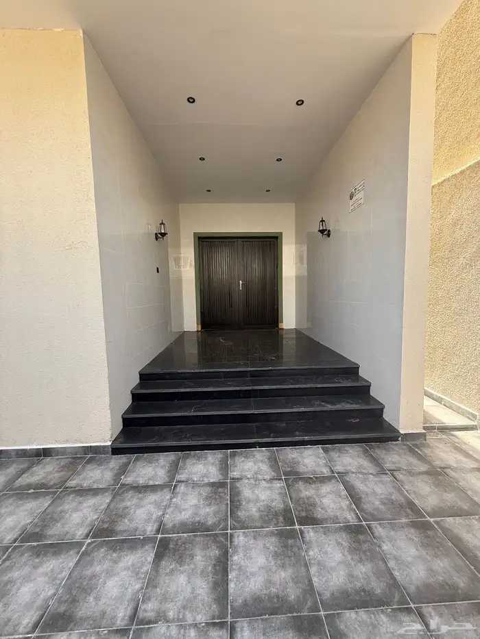 عمار للبيع في مخطط ولي العهد 8 مفصولة 5