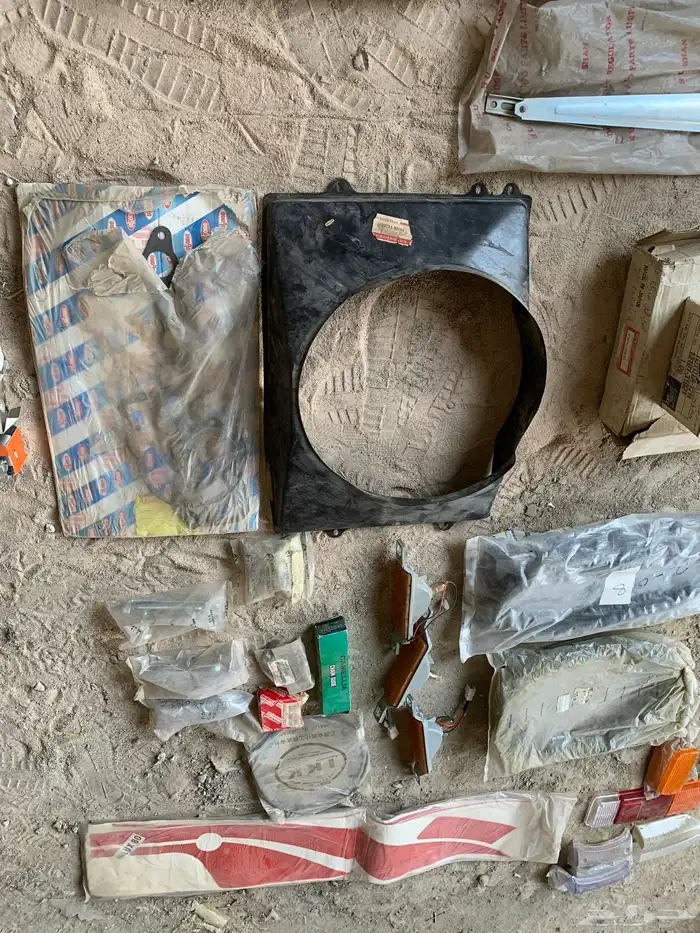 قطع غيار تايوتا هايلكس 83-82-81-80-79 1