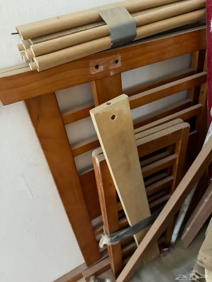 سرير أطفال لون بني 1