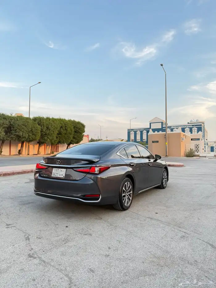 لكزس ES250 2024 3