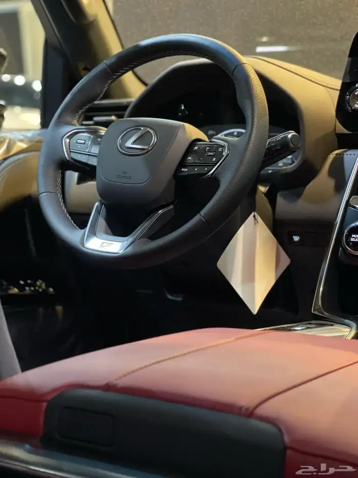 لكزس اف سبورت الساير 2025 13