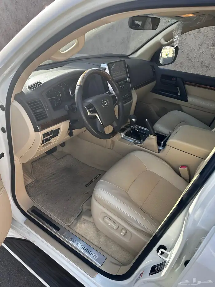 لاندكروزر GXR2016 4