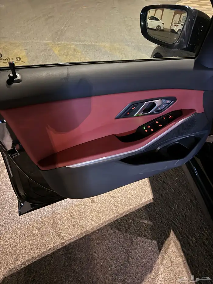 بي ام دبليو 318i جديد اسود 9