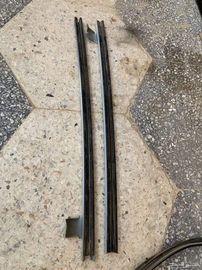 قطع وملحقات كاملة وقزاز اصلي شاص وربع بدون مثلث جديد 1