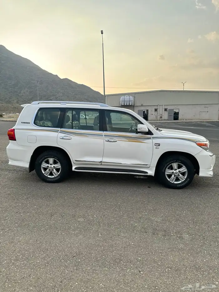 فيكسار 2009 فل كامل نظيف جدا 9