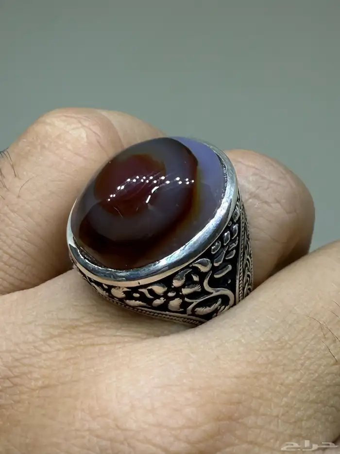 خاتم فضة بصياغة فاخرة بحجر عقيق يماني مميز 1