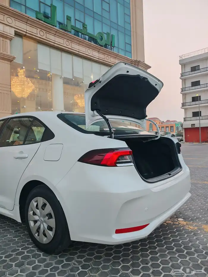 كورولا وكاله عداد 60 الف فقط 35
