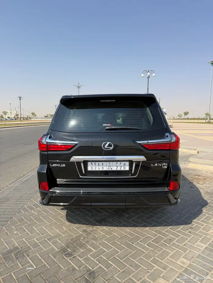 جيب لكزس 2020 فل كامل برجكتر نقط عمياء AD سعودي 4