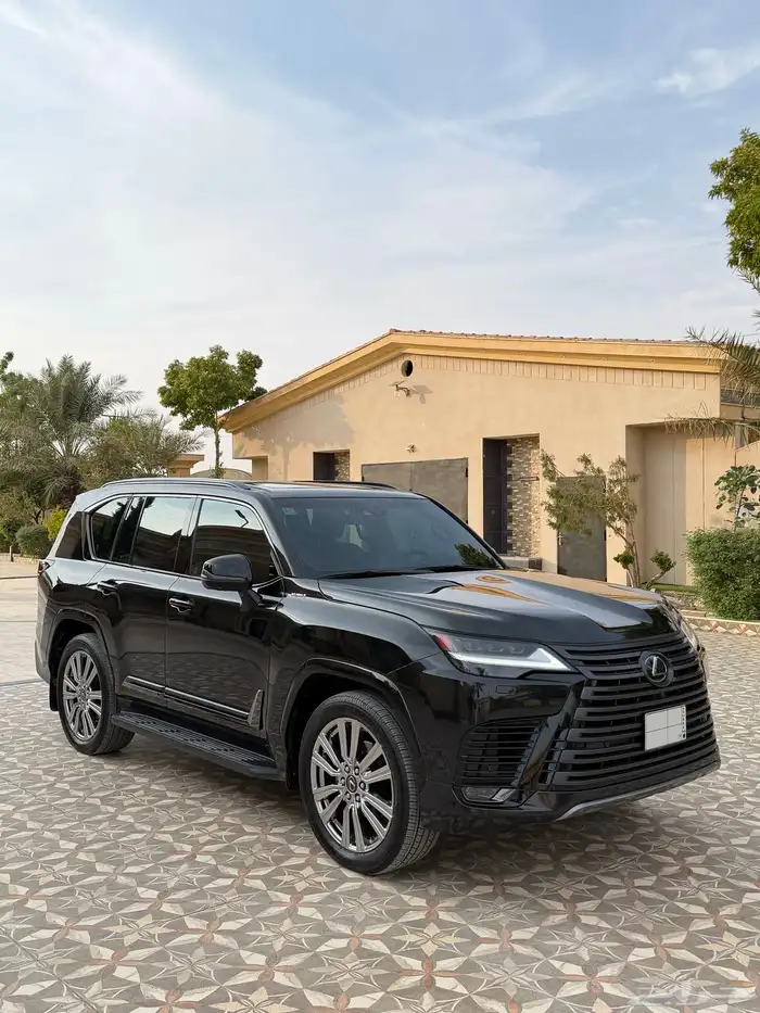 لكزس VIP - LX600 بلاك اديشن موديل 2023 بريمي 1