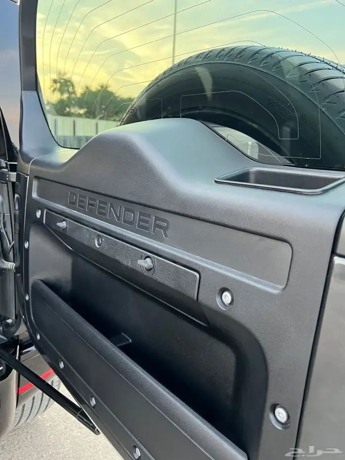 ديفندر 2023 SE P300 15