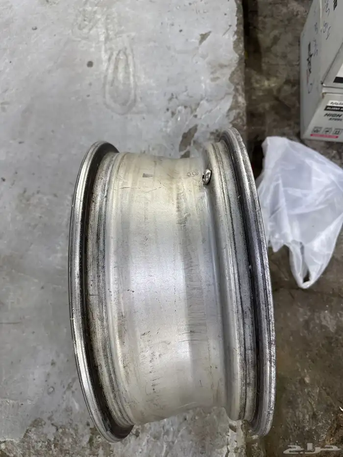 جنوط كامري 2011 مقاس 16 اصلي بلد 1