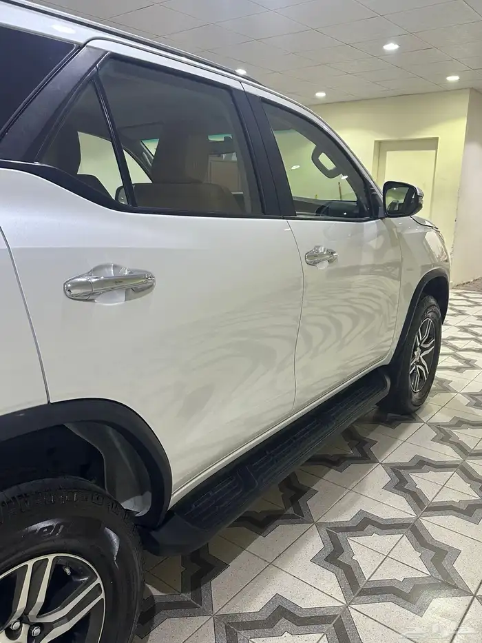 فورشنر 6 سلندر 2023 وكالة خالي من الرش 9