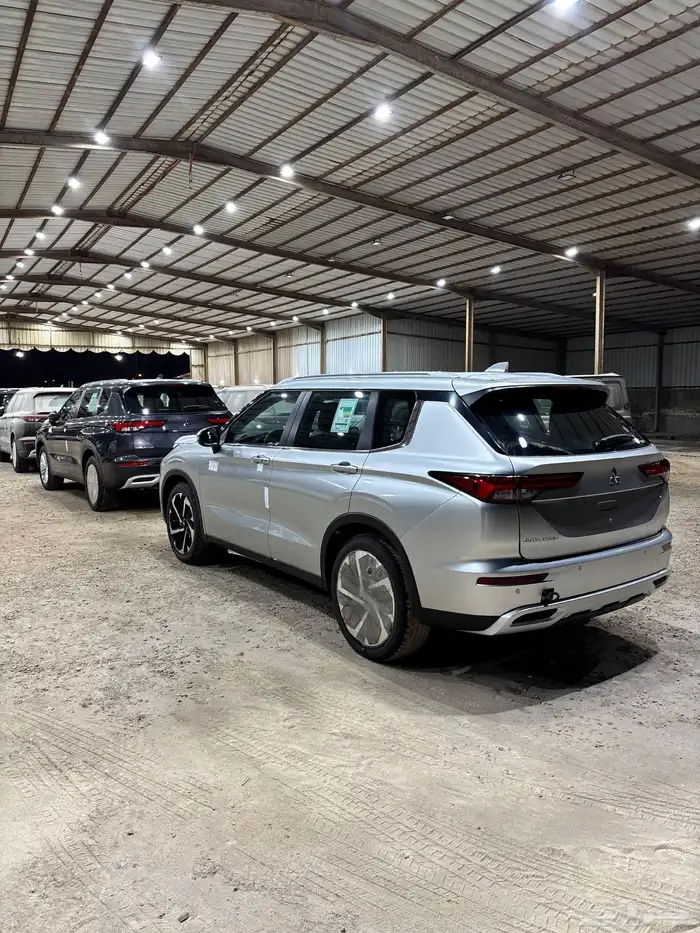 ميتسوبيشي اوتلاندر 2025 نص فل بلس ب110900 عرض خاص نقاط عمياء 5