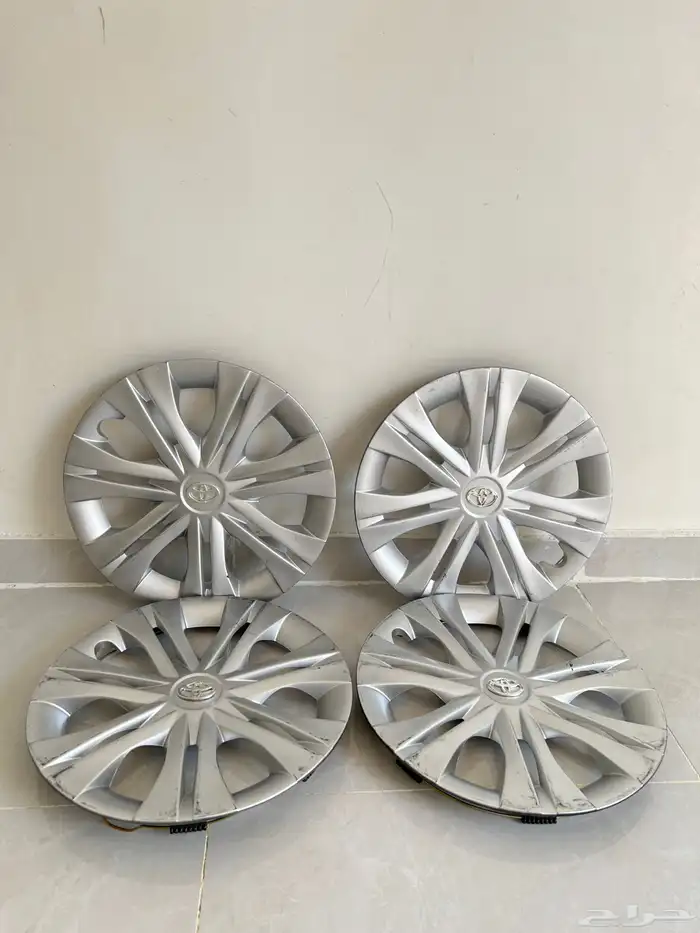 للبيع طيس هايلوكس وكالة من2012الى2015رقم التواصل 0