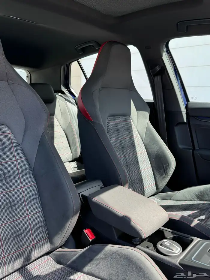 فولكس واجن جولف GTI 2022 56