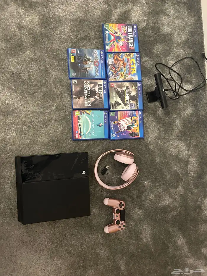 بلايستيشن 4 مع ملحقاته و ثلاث ألعاب من اختيارك 0