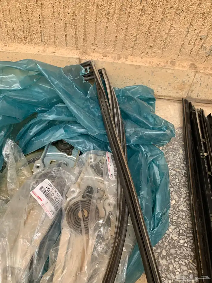 قطع وملحقات كاملة وقزاز اصلي شاص وربع بدون مثلث جديد 4