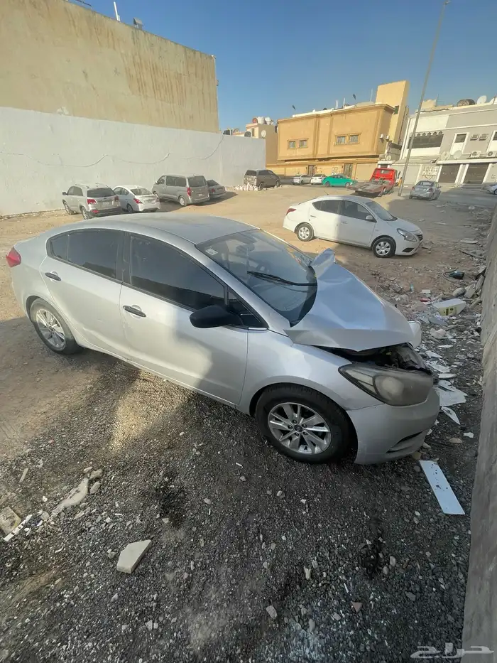 كيا سيراتو مصدومه للبيع 6
