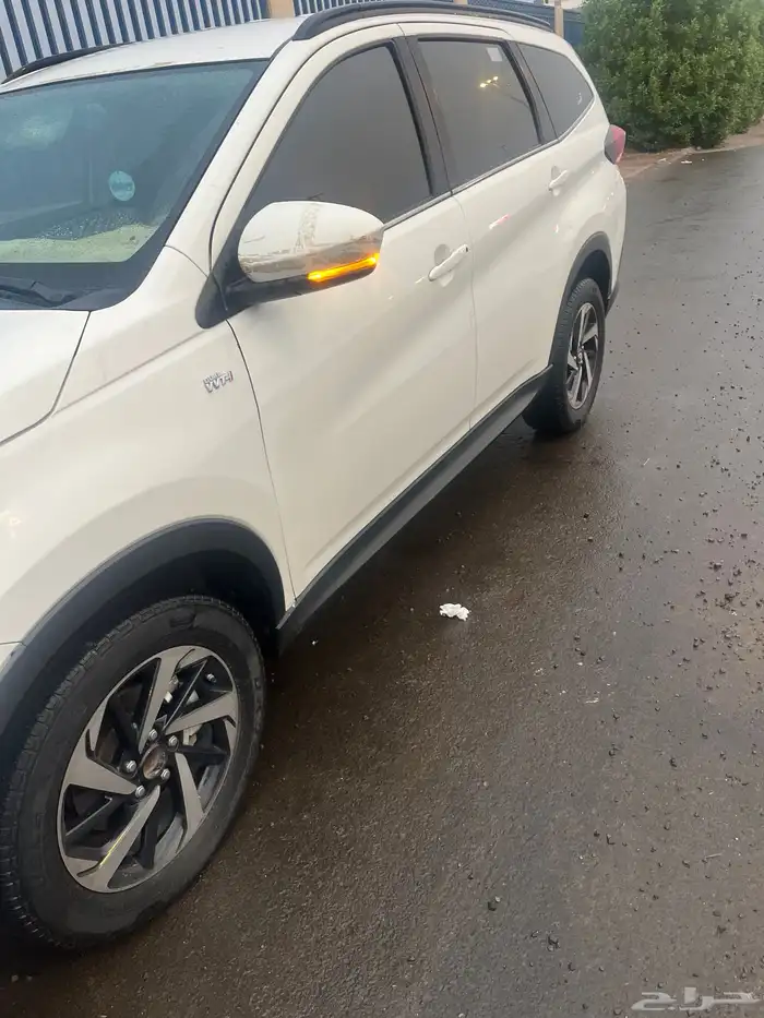 للبيع تويوتا راش سياره عائليه واقتصاديه 1