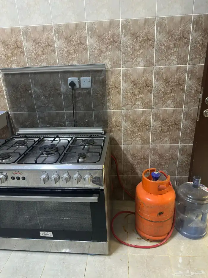 فرن 5 عيون للبيع مع دبة الغاز 1