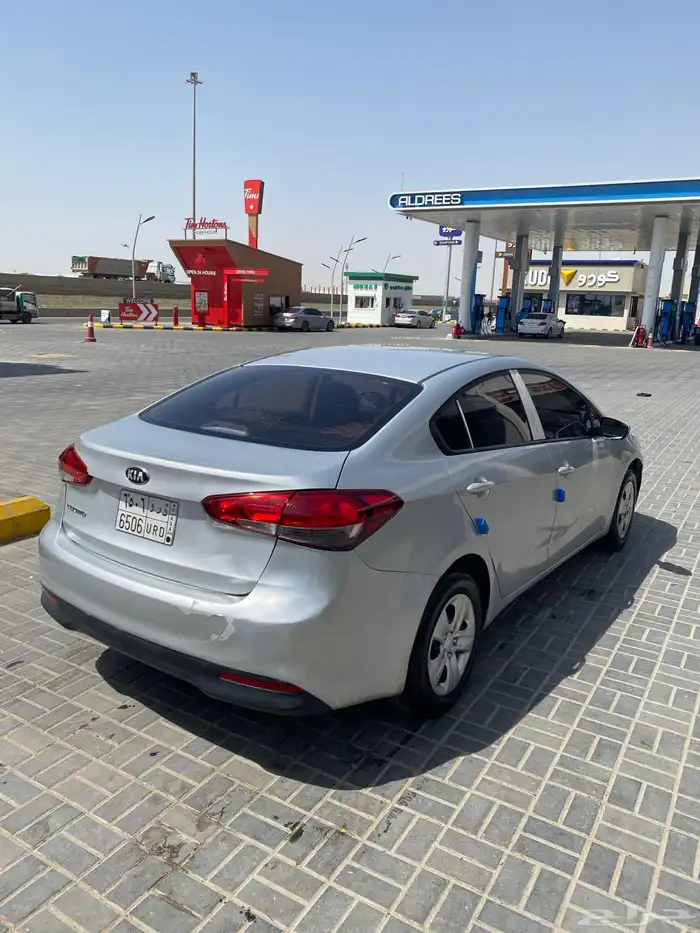 للبيع كيا سيراتو نظيفة جدا 3