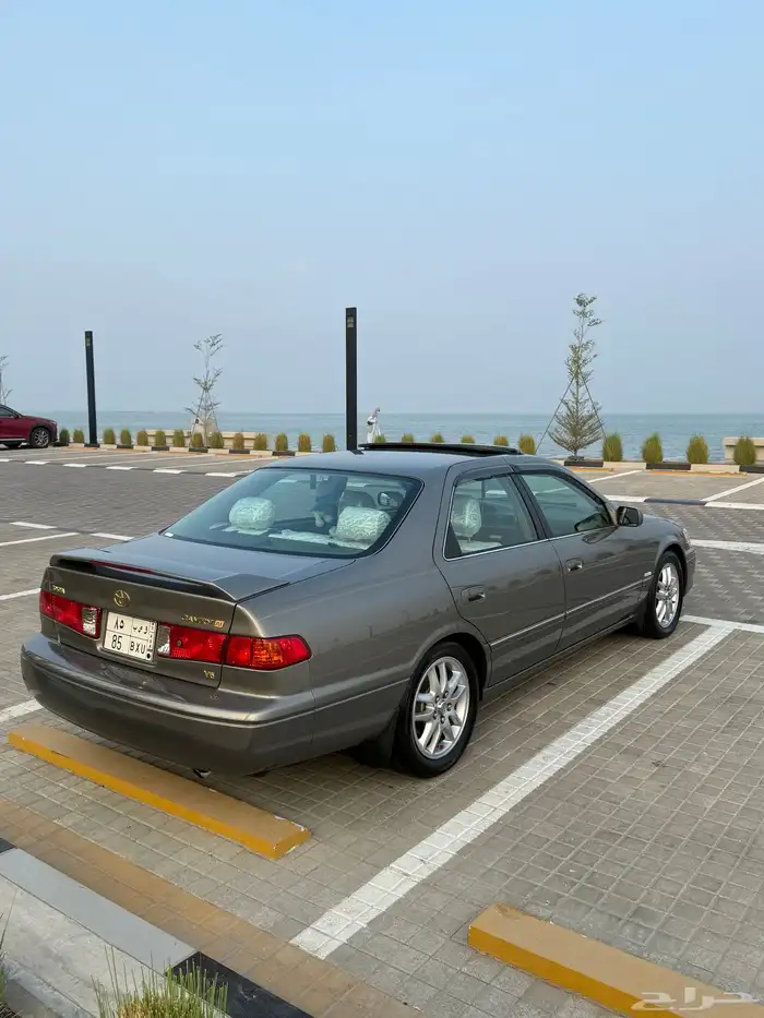 للبيع كامري 2000 1
