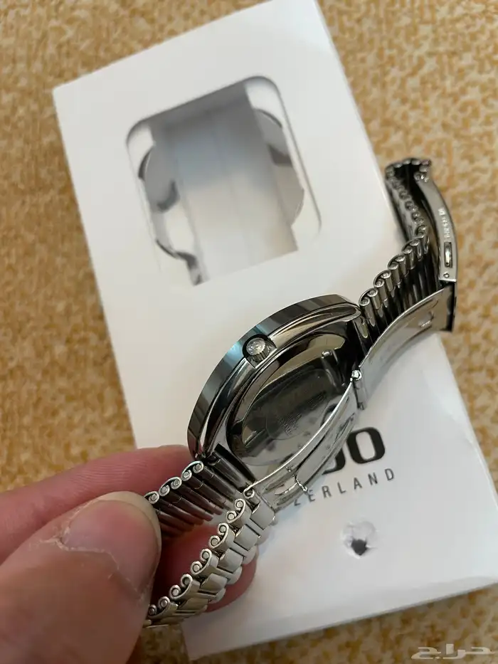 للبيع ساعه رادو دايستار لون فضي مستخدمه 25