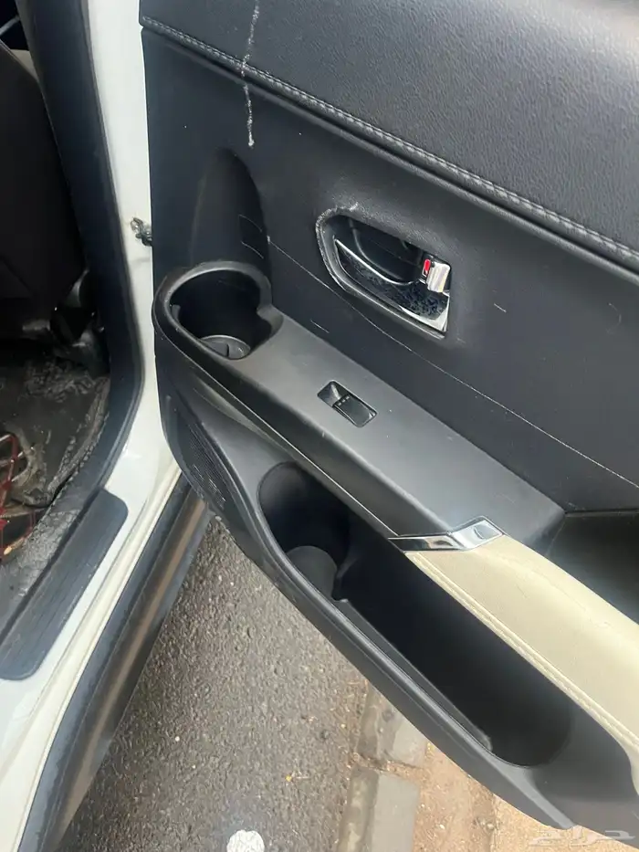 للبيع تويوتا راش سياره عائليه واقتصاديه 10