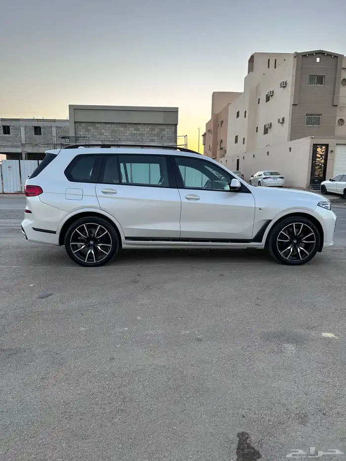 للبيع بي ام X7 نظيف جدآ فل كامل 1
