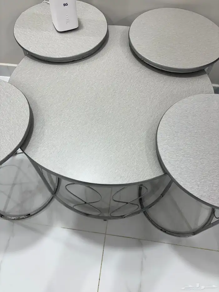 طاولات خدمة 0