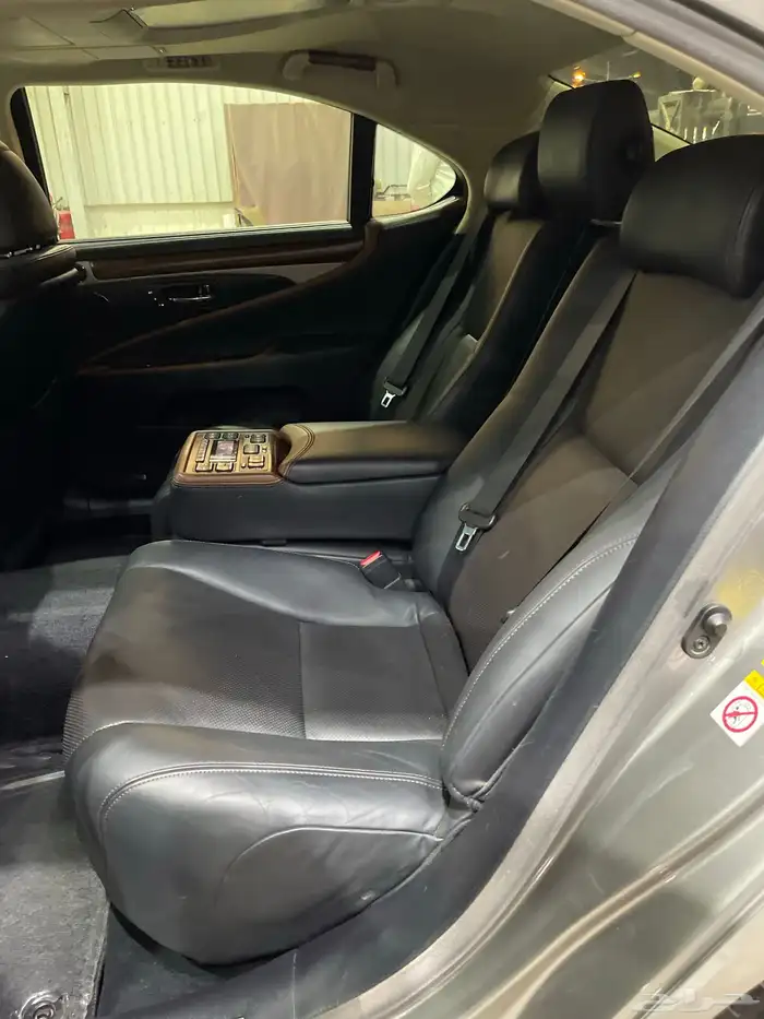 لكزس Ls600h L سعودي 2015 عداد قليل 9