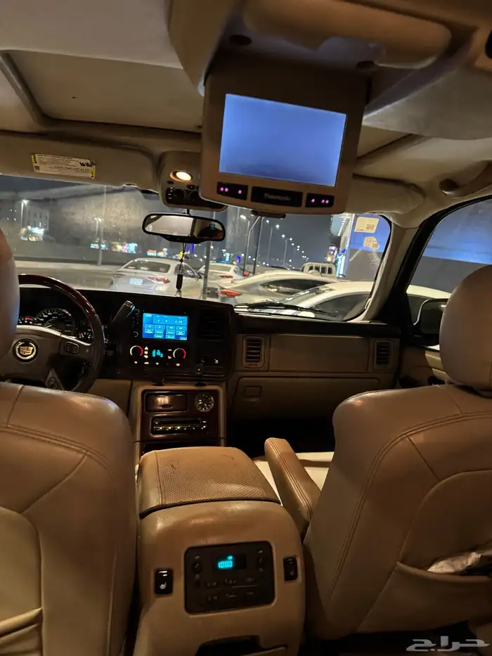 كادلاك اسكاليد 2006 نظيف للبيع 36