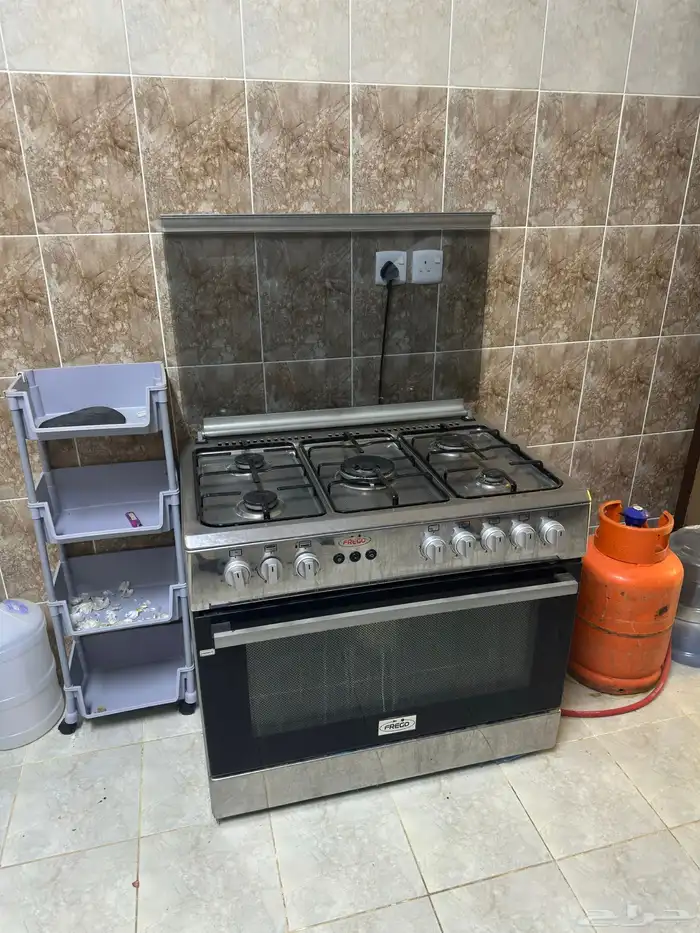 فرن 5 عيون للبيع مع دبة الغاز 0