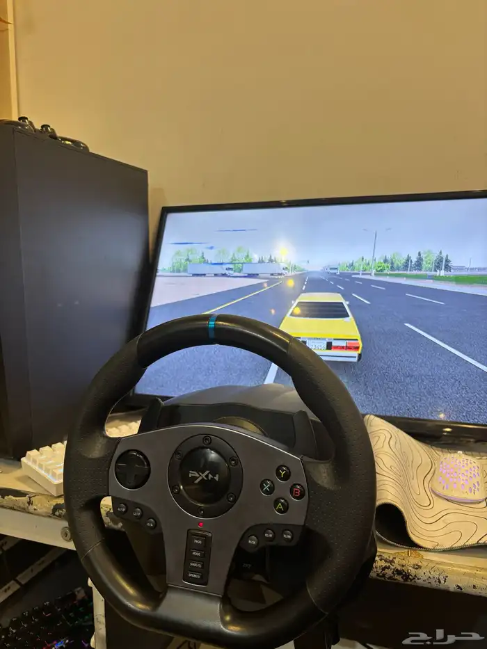 PCقينمق معه شاشة 32 بوصه و دركسون 4