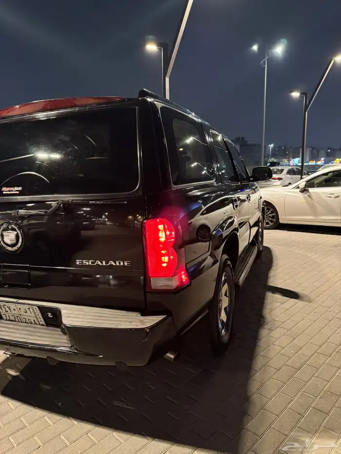 كادلاك اسكاليد 2006 نظيف للبيع 24