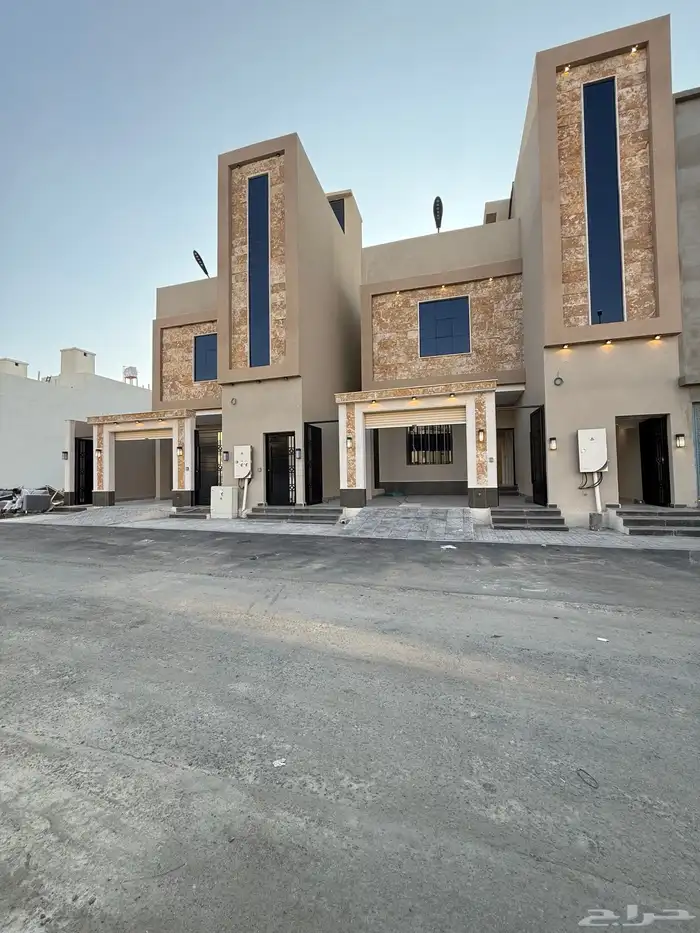 للبيع دور أرضي بحوش تصميم فخم وسعر عادل قرب باحص وضمك 24