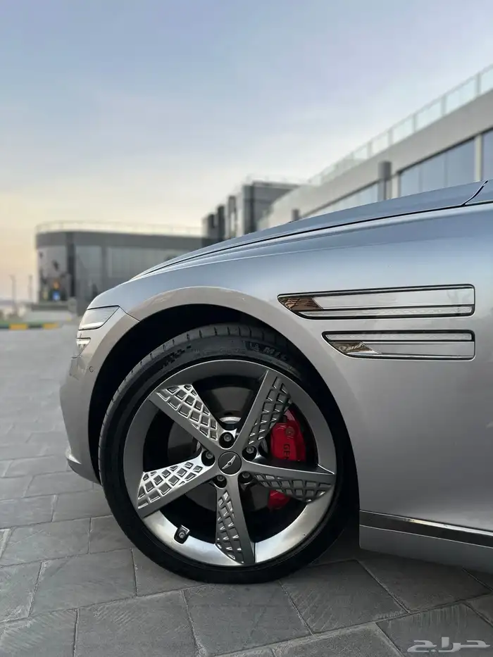 للبيع جينسس g80 رويال سبورت أعلى فئة 2