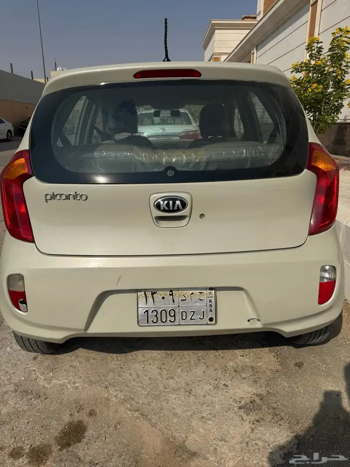 للبيع كيا بيكانتو 2015 تحمل لوحه بأسم حمد 4