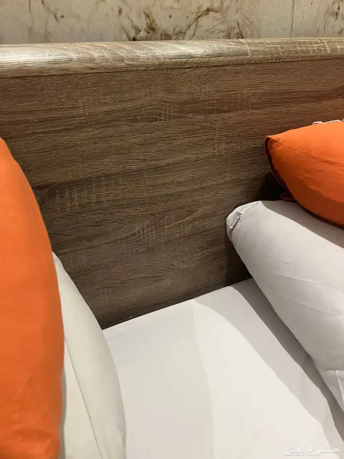 سرير خشب مقاس 180 للبيع   المرتبة 2