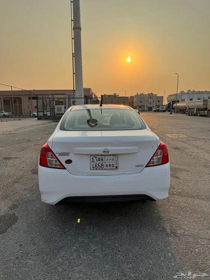 نيسان صني ابيض 2016 مالك اول محركات شرط 1