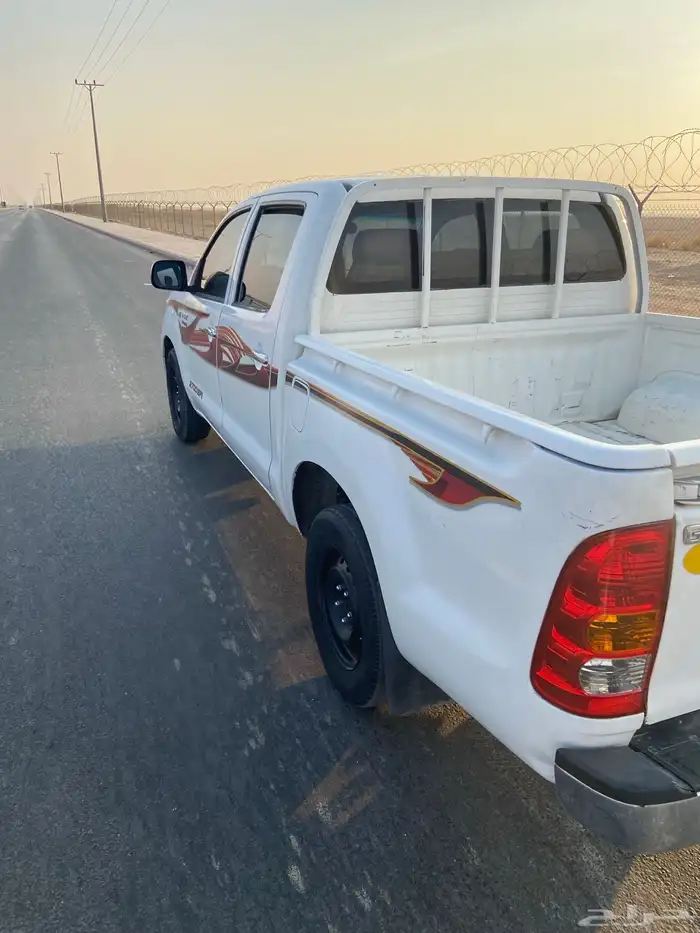 هايلوكس 2010 الموتر نضيف البدي فية رفرف يمين امامي 2