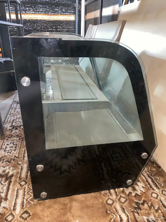 ثلاجة عرض للحلويات 0