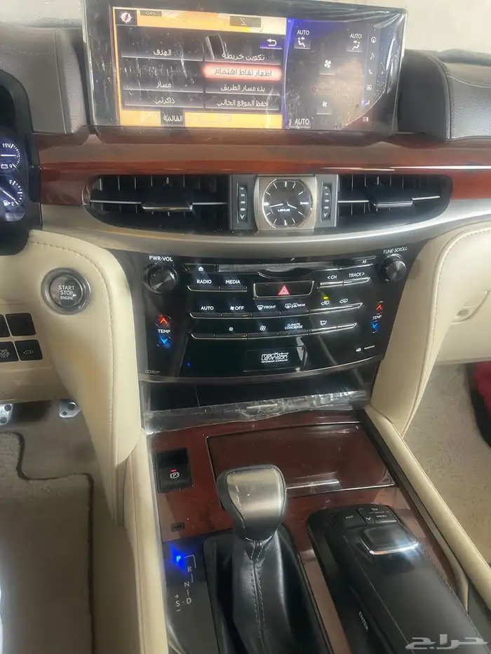 لكزس 2020 فل كامل 11
