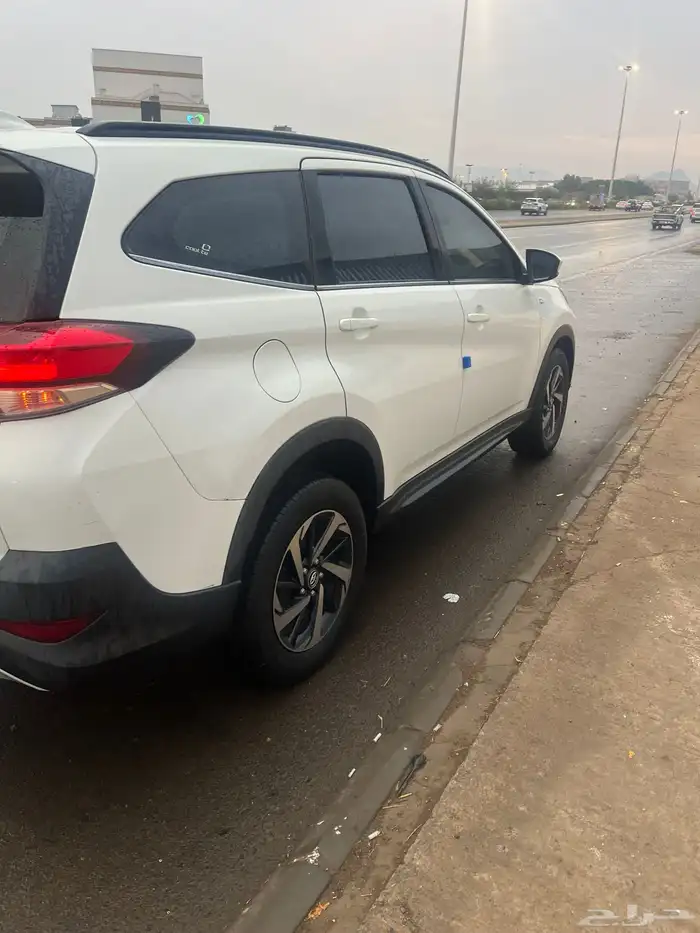 للبيع تويوتا راش سياره عائليه واقتصاديه 3