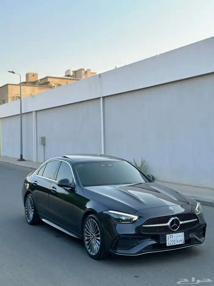 مرسيدس C300 2022 4