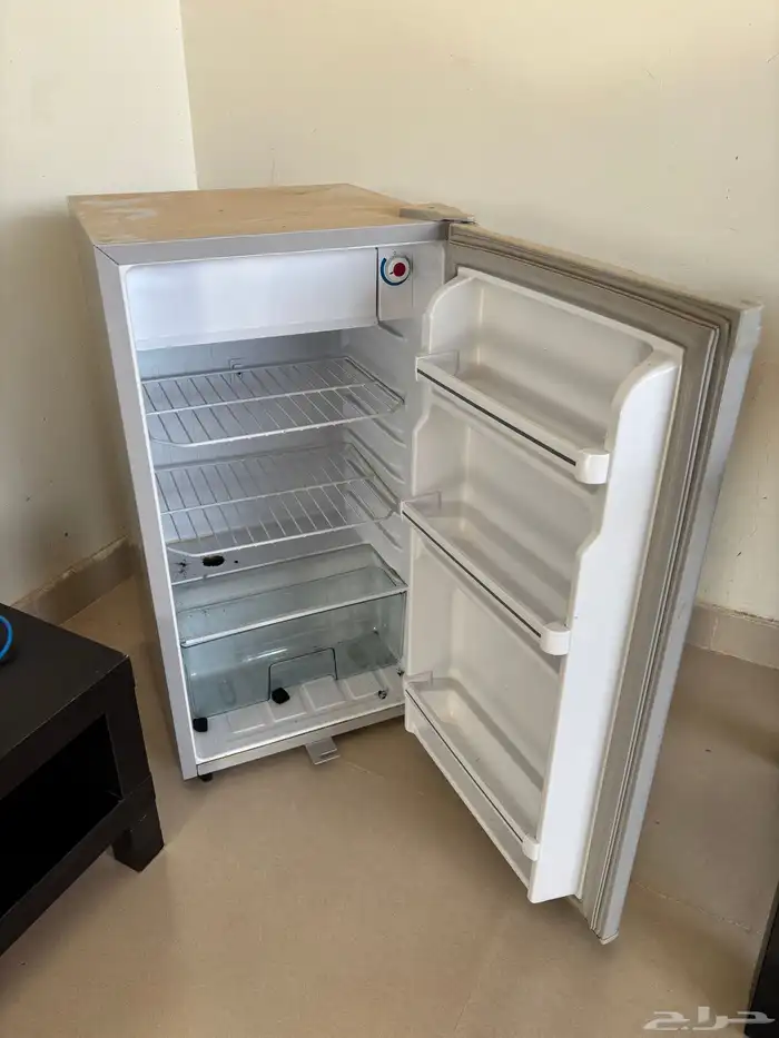 اثاث للبيع وثلاجة صغيرة 11
