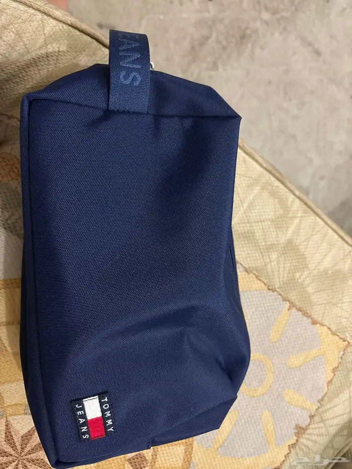 شنطه تومي للبيع 0